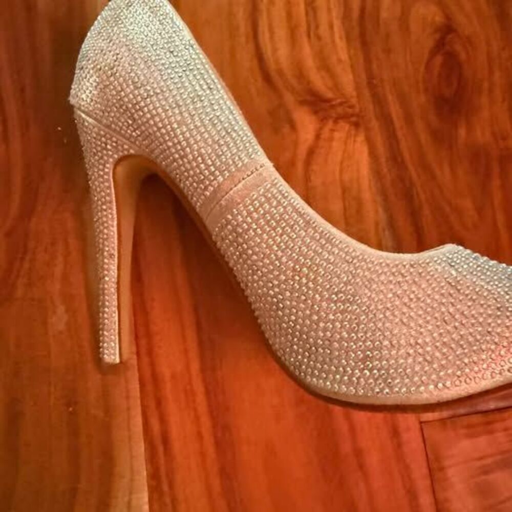 Vigo Fiore Rhinestone Pumps - Picture 2 of 5